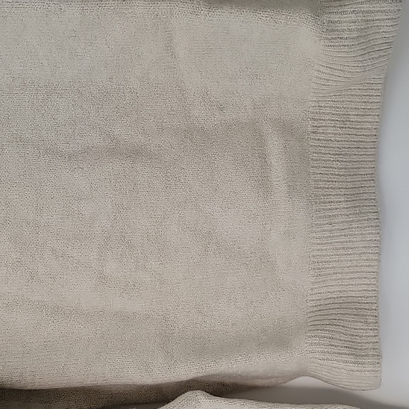 Amazon Essentials Men's Long-Sleeve Soft Touch Quarter-Zip Sweater - Picture 4 of 11